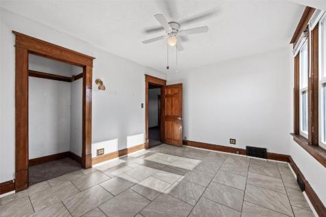 712 8th Street NW Cedar Rapids IA 52405