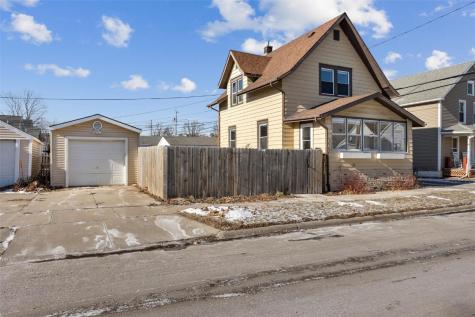 712 8th Street NW Cedar Rapids IA 52405