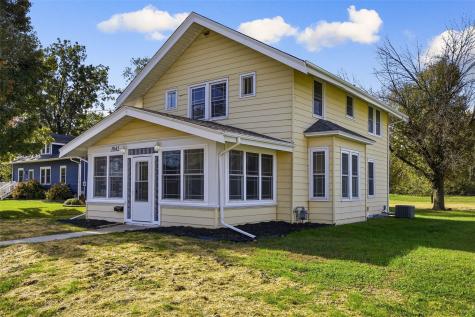 1842 Ellis Boulevard NW Cedar Rapids IA 52405