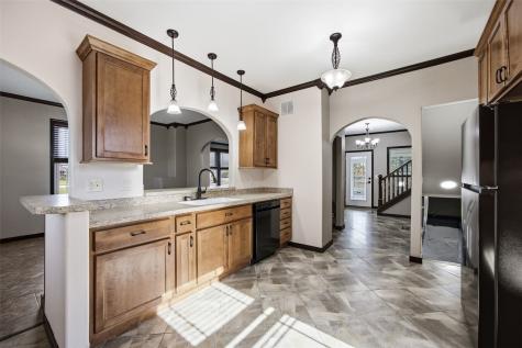 1842 Ellis Boulevard NW Cedar Rapids IA 52405
