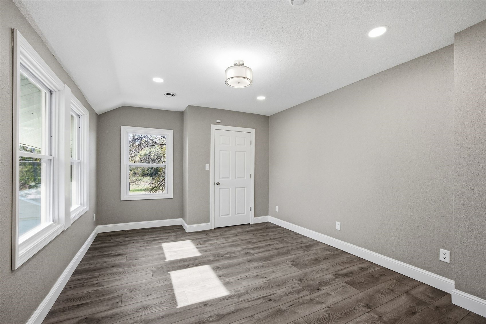 1842 Ellis Boulevard NW Cedar Rapids IA 52405