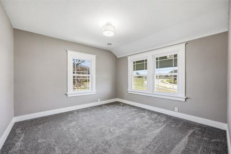 1842 Ellis Boulevard NW Cedar Rapids IA 52405