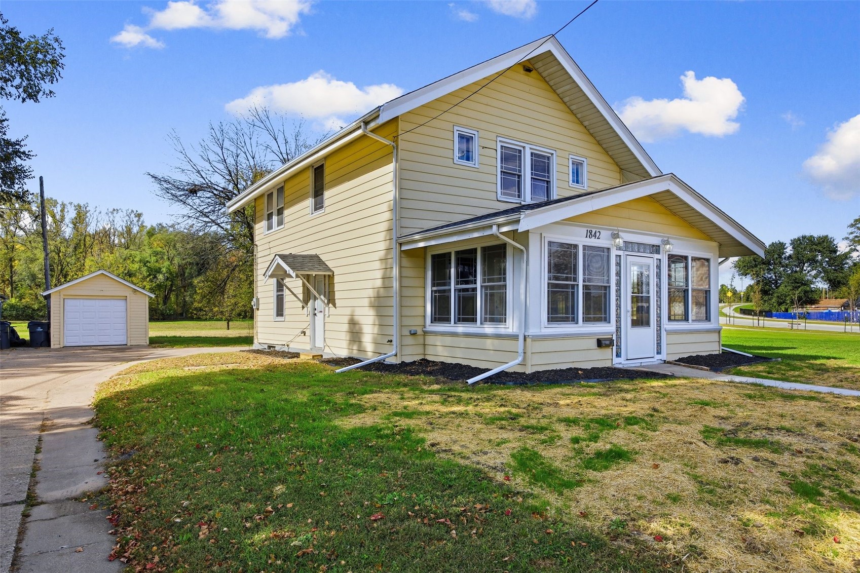 1842 Ellis Boulevard NW Cedar Rapids IA 52405