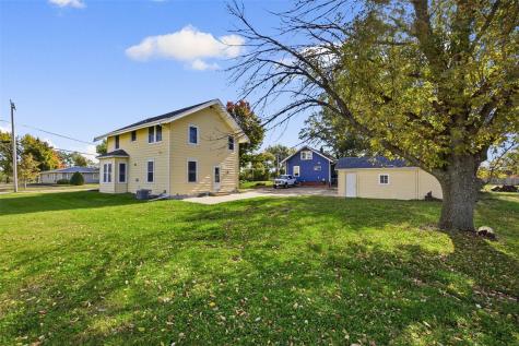 1842 Ellis Boulevard NW Cedar Rapids IA 52405