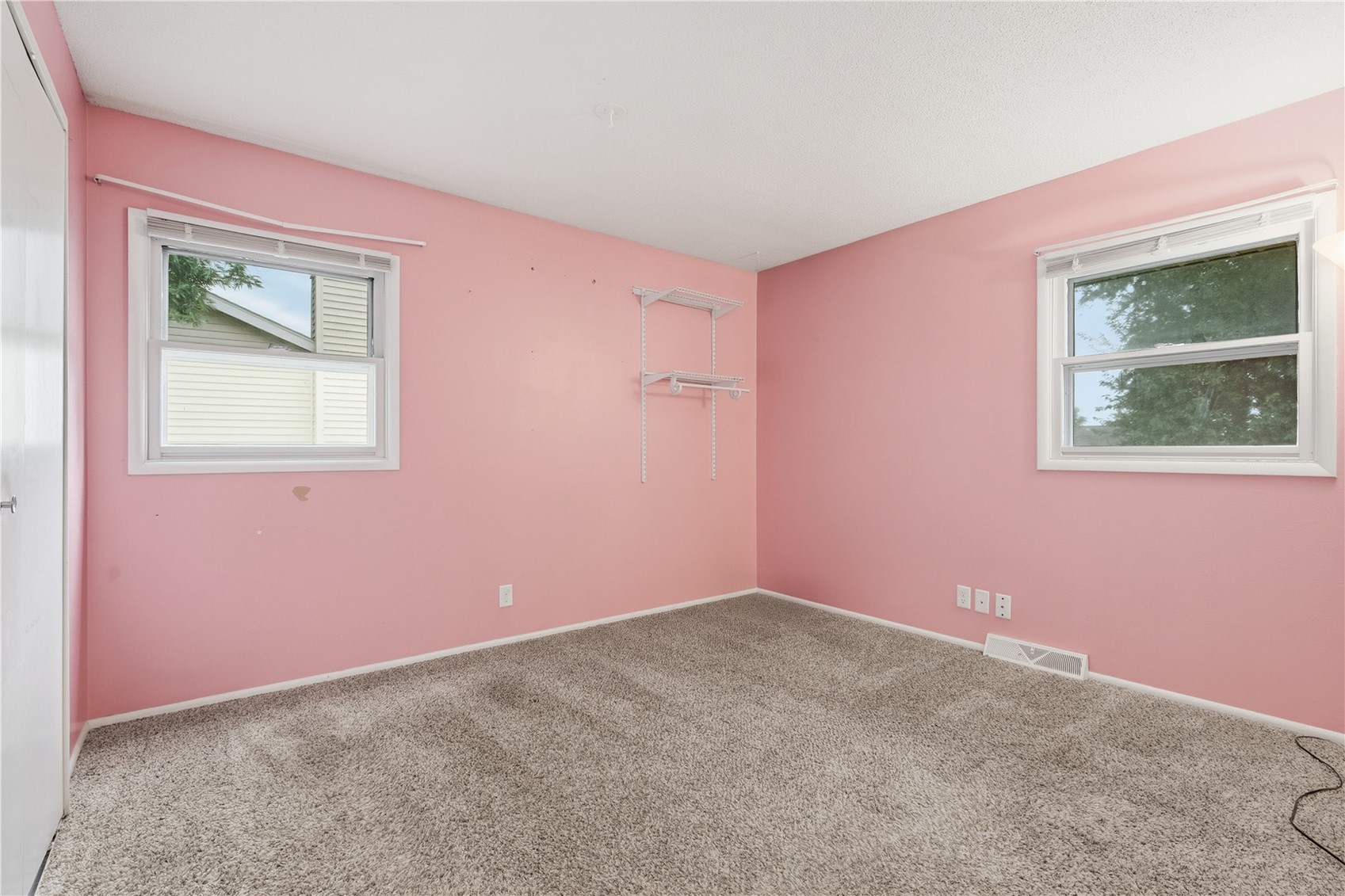 211 Fleetwood SW Cedar Rapids IA 52404