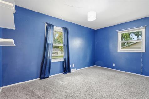 211 Fleetwood SW Cedar Rapids IA 52404