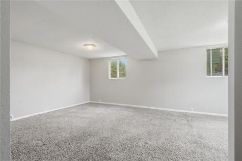 211 Fleetwood SW Cedar Rapids IA 52404