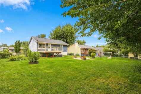 211 Fleetwood SW Cedar Rapids IA 52404