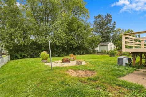 211 Fleetwood SW Cedar Rapids IA 52404
