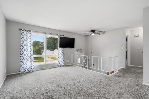 211 Fleetwood SW Cedar Rapids IA 52404
