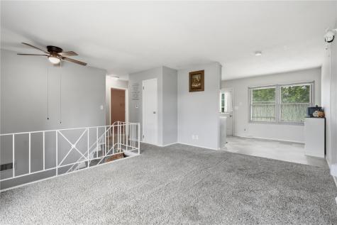 211 Fleetwood SW Cedar Rapids IA 52404