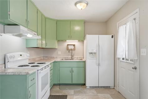 211 Fleetwood SW Cedar Rapids IA 52404