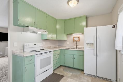 211 Fleetwood SW Cedar Rapids IA 52404