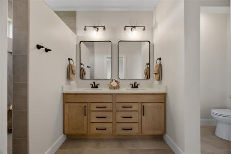 3007 Prairielight Court Hiawatha IA 52233
