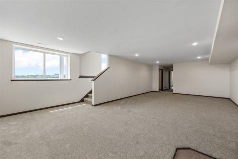 3007 Prairielight Court Hiawatha IA 52233