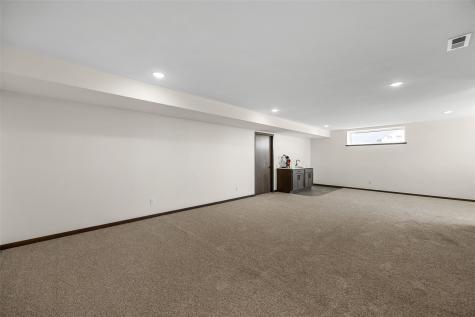 3007 Prairielight Court Hiawatha IA 52233