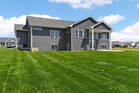 3007 Prairielight Court Hiawatha IA 52233