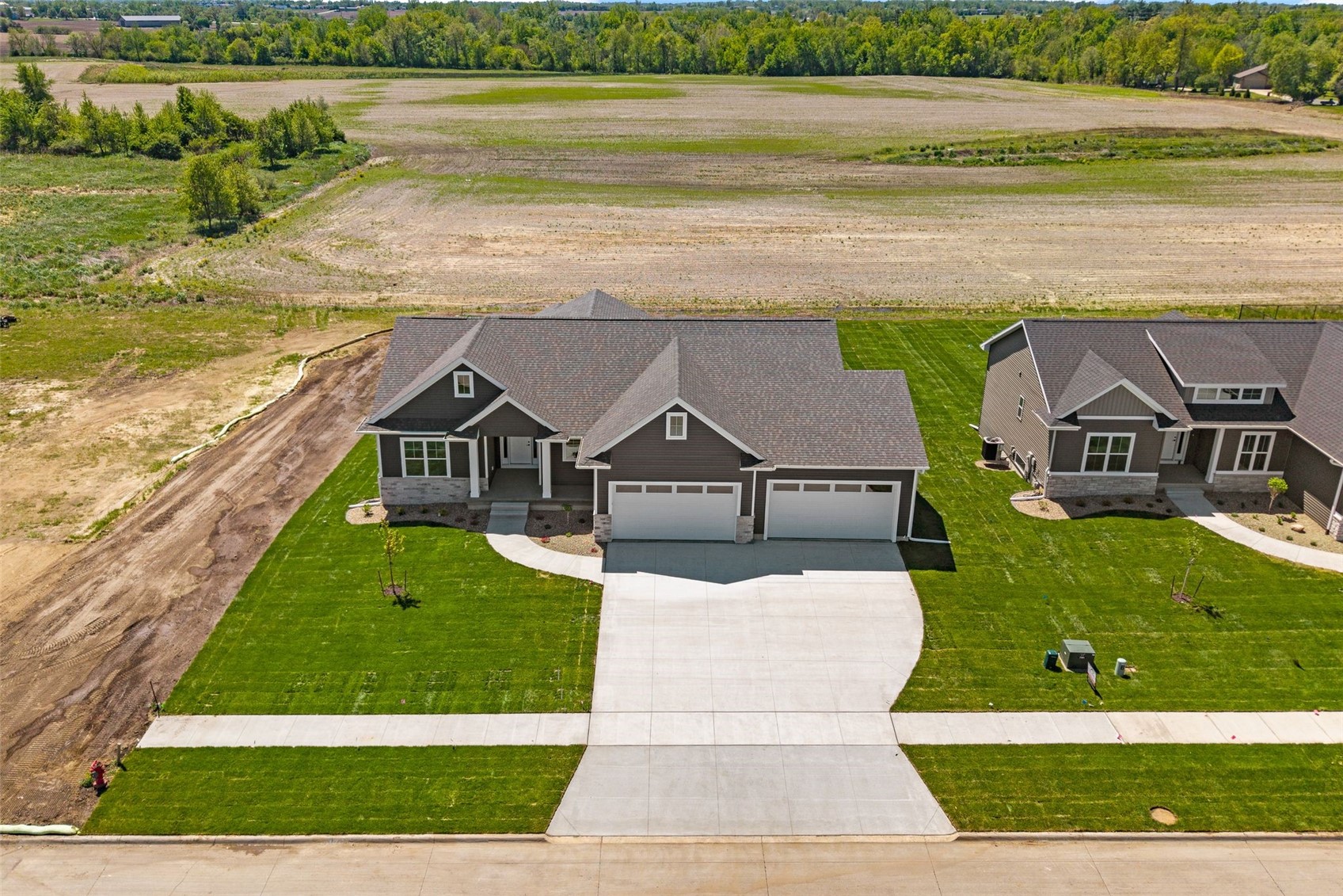 3007 Prairielight Court Hiawatha IA 52233