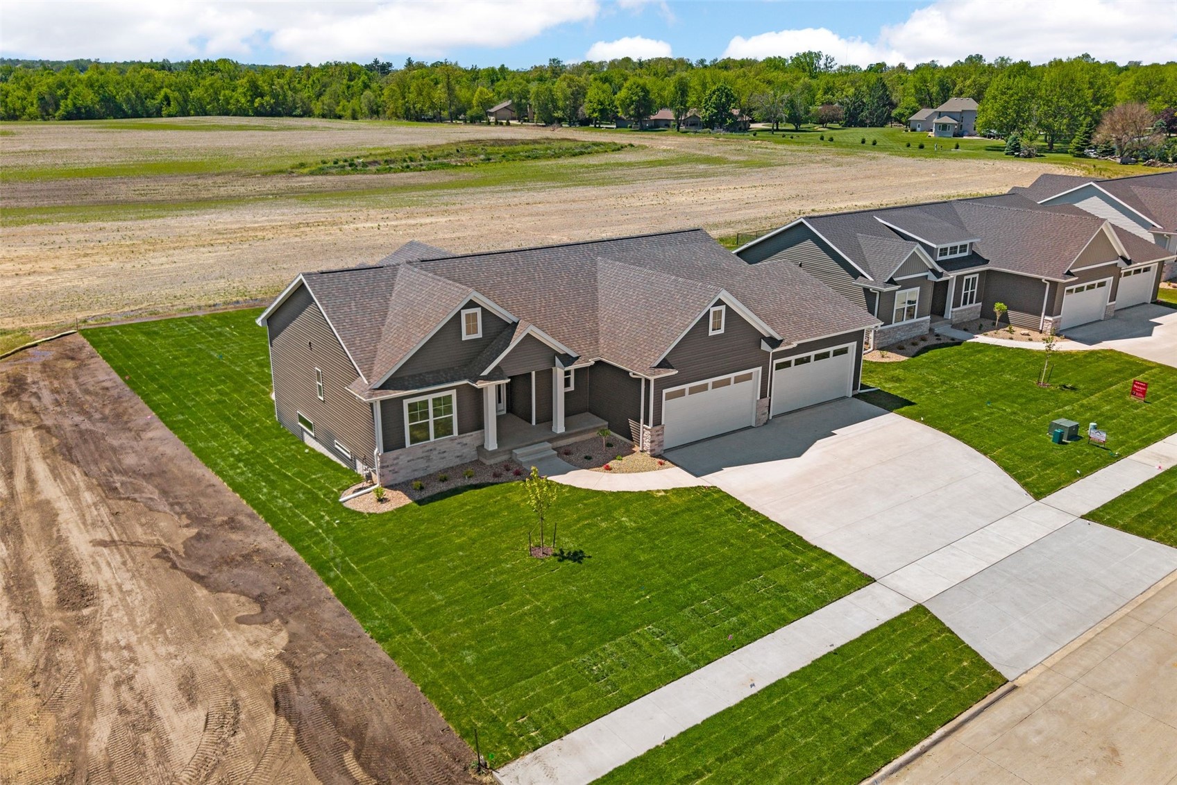 3007 Prairielight Court Hiawatha IA 52233