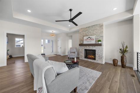 3007 Prairielight Court Hiawatha IA 52233