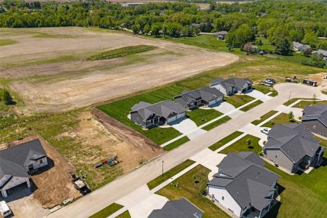 3007 Prairielight Court Hiawatha IA 52233