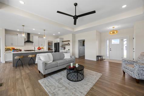 3007 Prairielight Court Hiawatha IA 52233