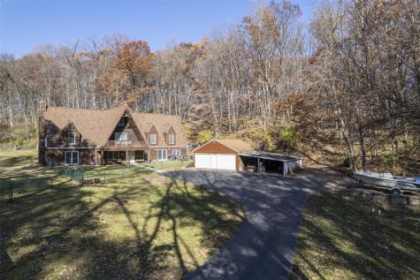 3098 Sandy Beach Road NE Solon IA 52333