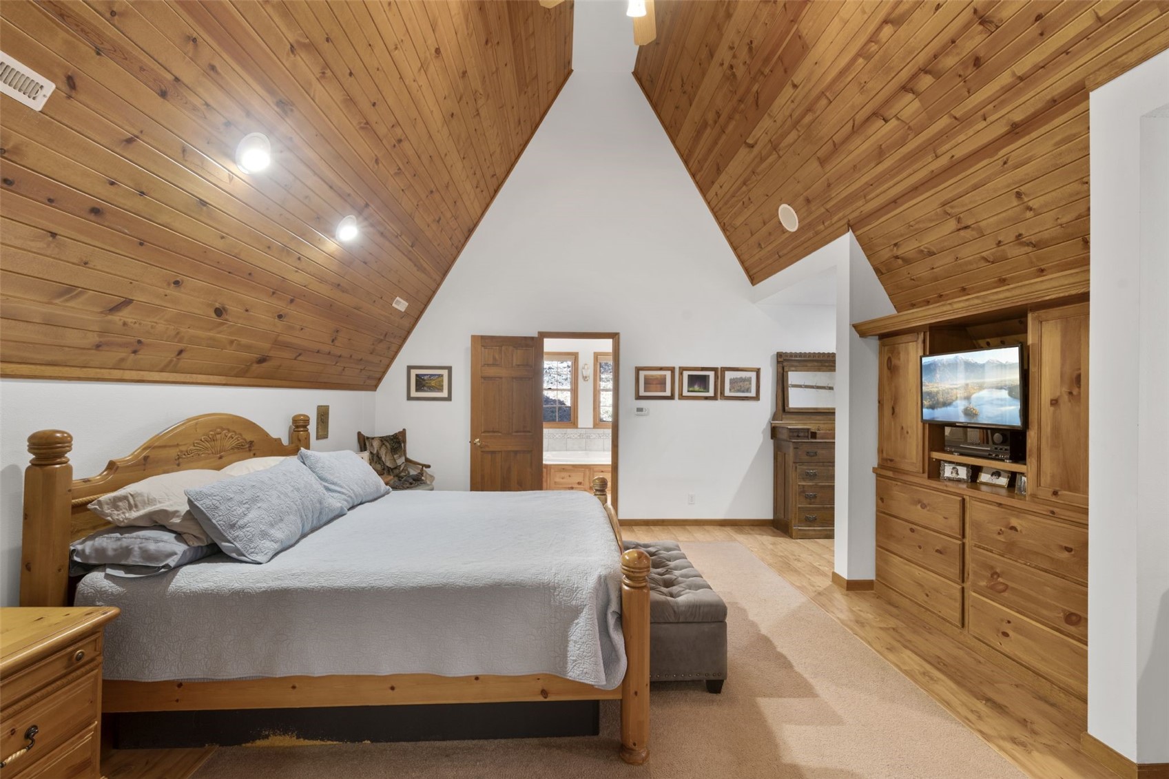 3098 Sandy Beach Road NE Solon IA 52333
