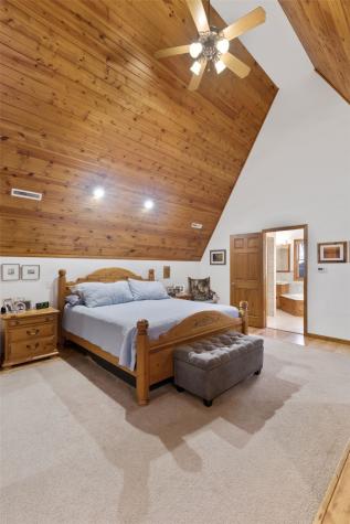 3098 Sandy Beach Road NE Solon IA 52333
