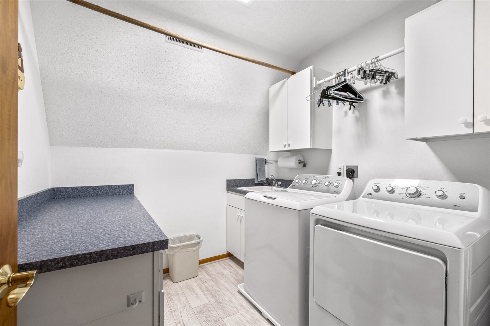 3098 Sandy Beach Road NE Solon IA 52333
