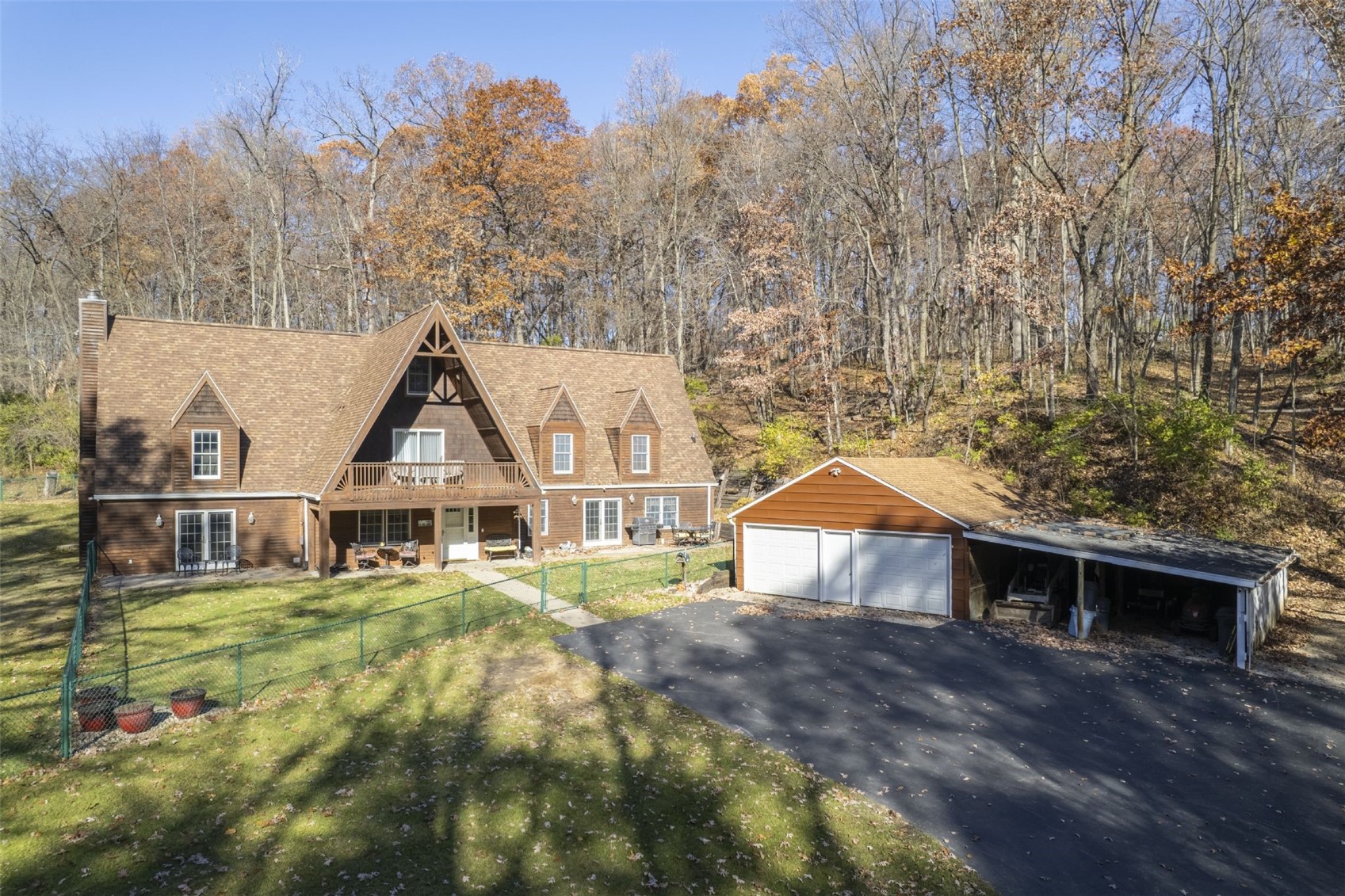 3098 Sandy Beach Road NE Solon IA 52333