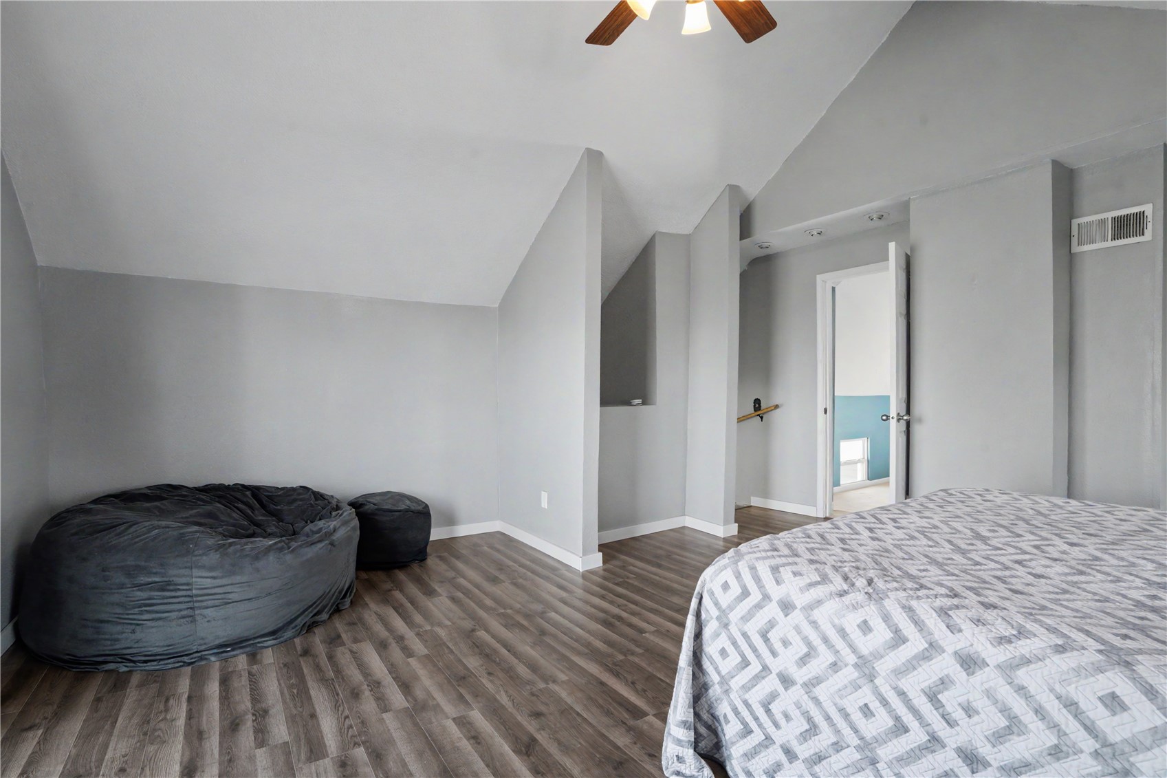 250 Vanderbilt Street Fairfax IA 52228