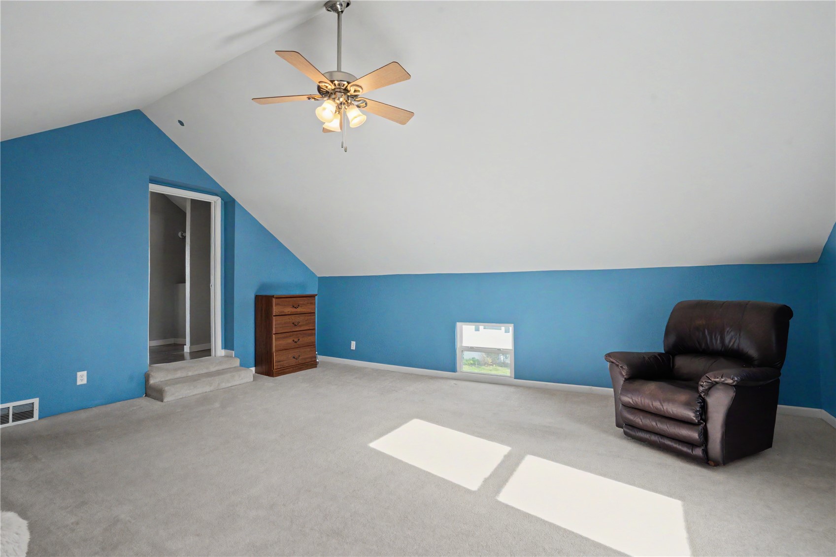 250 Vanderbilt Street Fairfax IA 52228