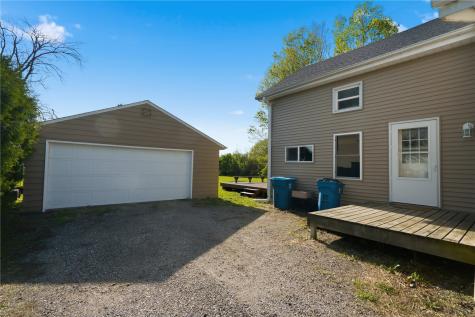 250 Vanderbilt Street Fairfax IA 52228