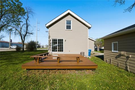 250 Vanderbilt Street Fairfax IA 52228