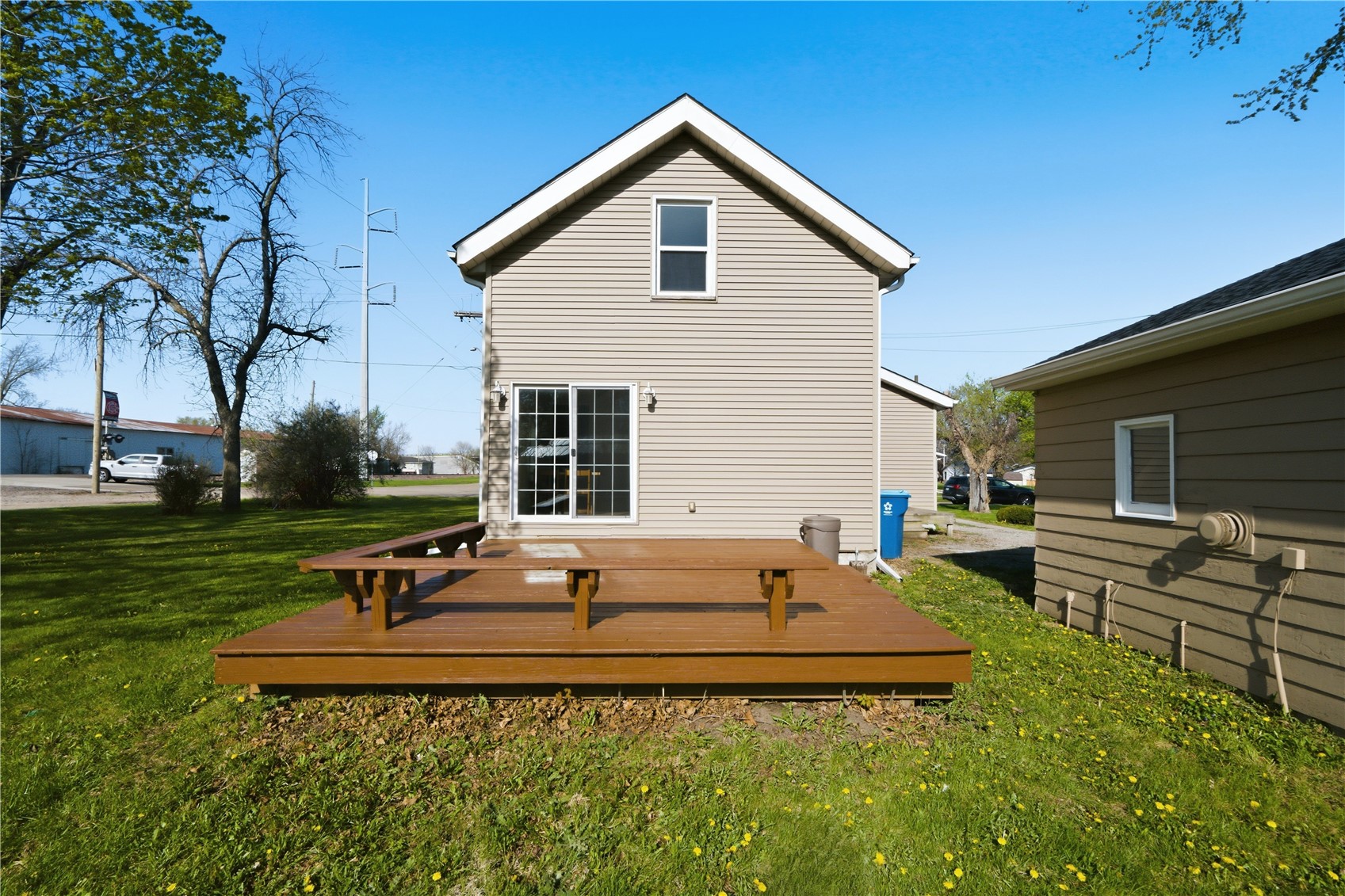 250 Vanderbilt Street Fairfax IA 52228