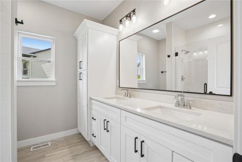 1415 Legend Drive Tiffin IA 52340
