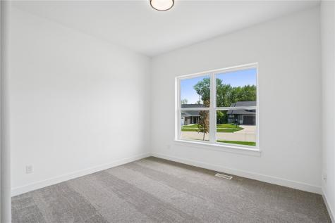 1415 Legend Drive Tiffin IA 52340