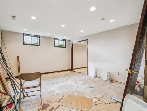 3450 Whitehall Avenue Marion IA 52302