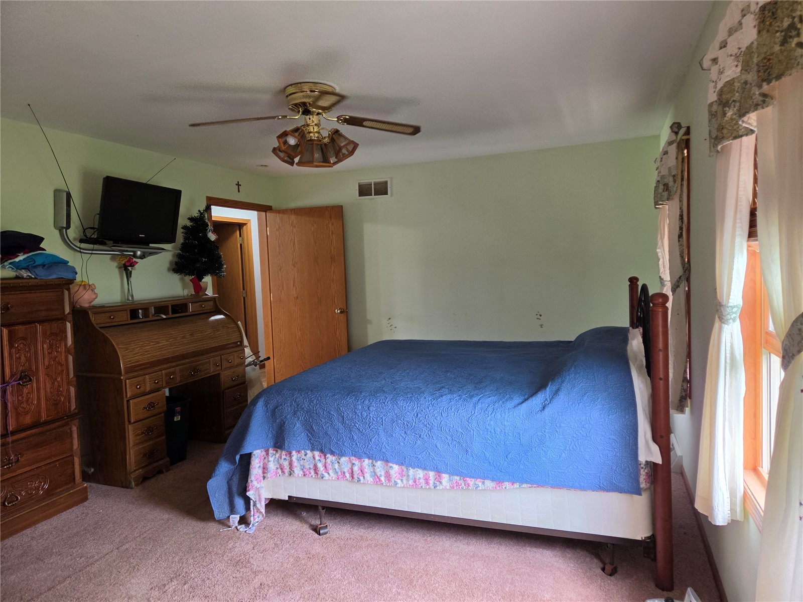 2040 Riverview Street SE Cedar Rapids IA 52403
