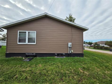 2040 Riverview Street SE Cedar Rapids IA 52403
