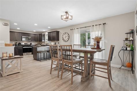 502 E Walnut Street IA 52326