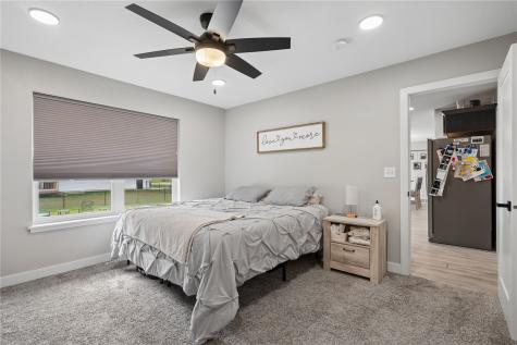 502 E Walnut Street IA 52326