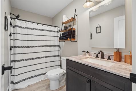 502 E Walnut Street IA 52326