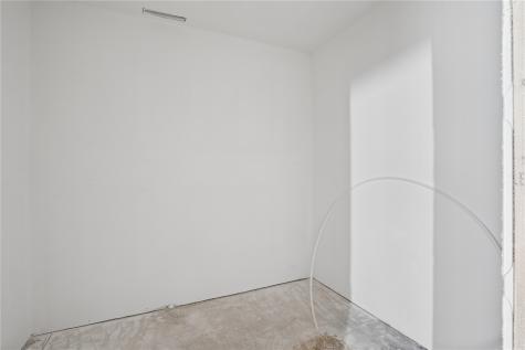 502 E Walnut Street IA 52326