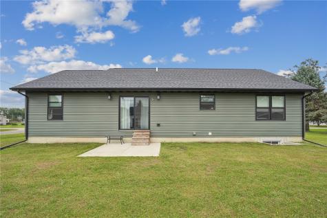 502 E Walnut Street IA 52326