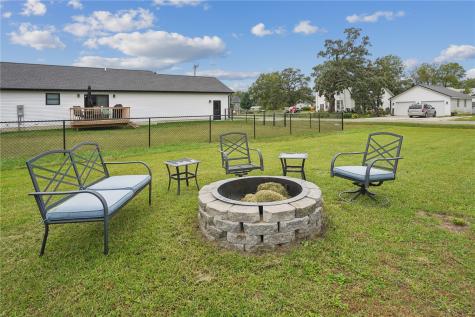 502 E Walnut Street IA 52326