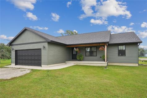 502 E Walnut Street IA 52326