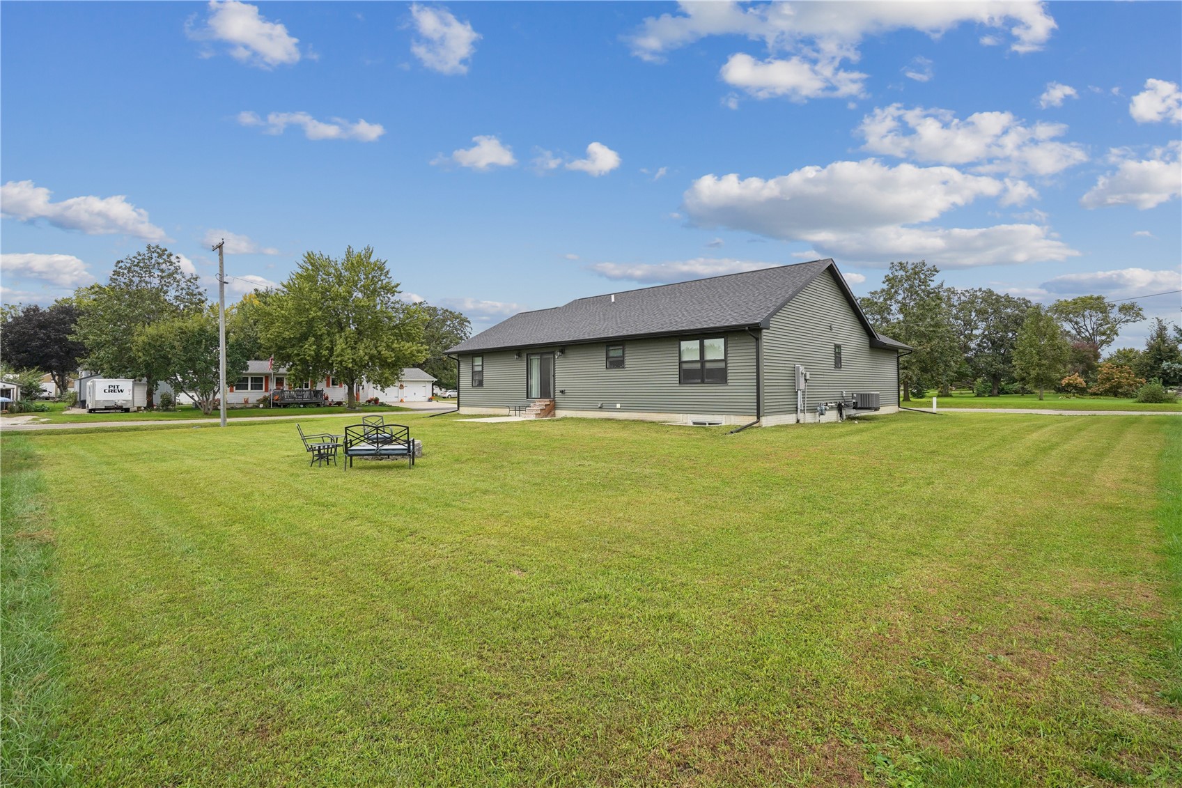 502 E Walnut Street IA 52326