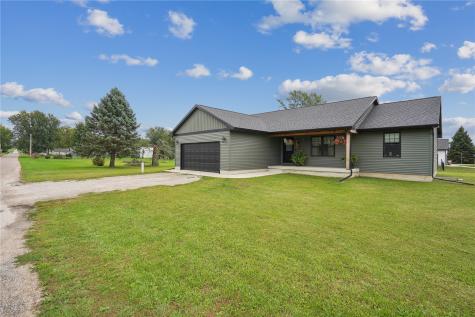 502 E Walnut Street IA 52326